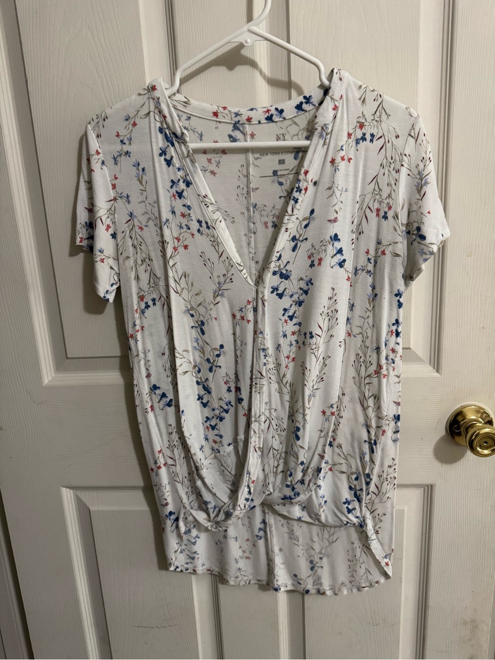 New York & Company Short-sleeve, Deep V-neck Twist-front Floral Top
